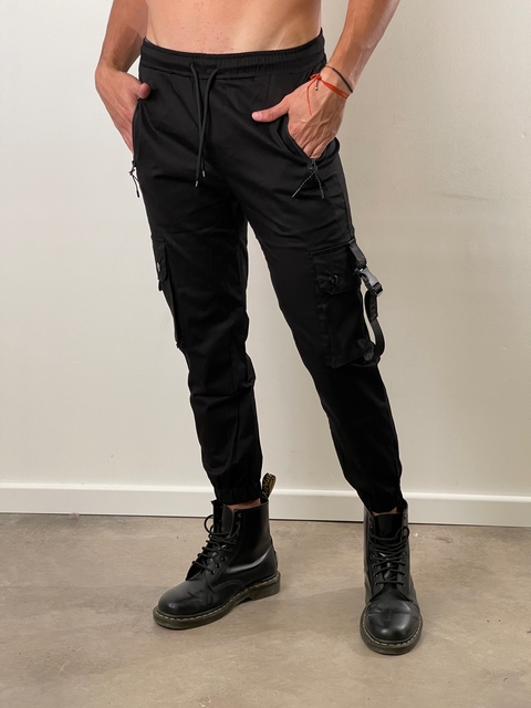 Jogger cargo rusher negro