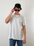 Remera over blanca