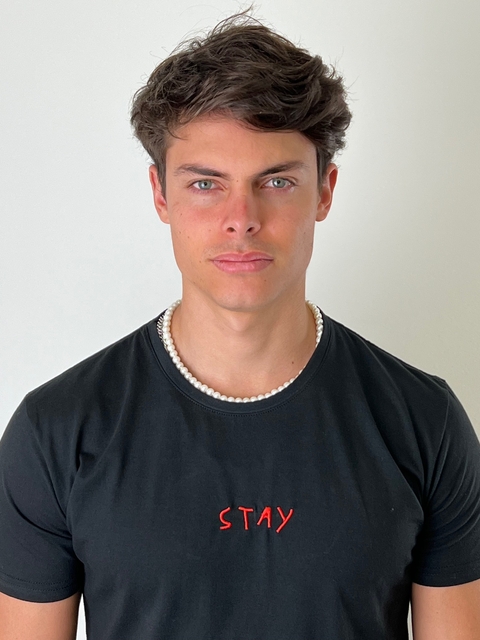 Remera stay negra