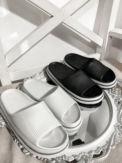 OJOTAS SLIPPERS WHITE - Khalea