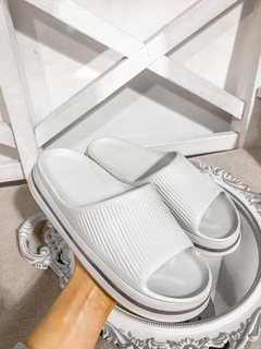 OJOTAS SLIPPERS WHITE - tienda online