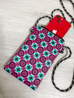 PORTACELULAR MONOGRAM PINK