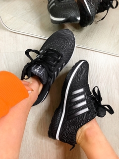ZAPAS ADI TOTAL BLACK