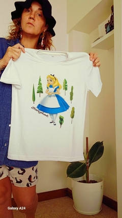Remera Alicia 3