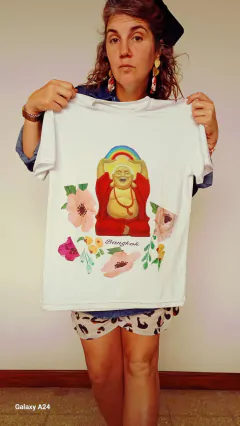 Remera buda arcoiris