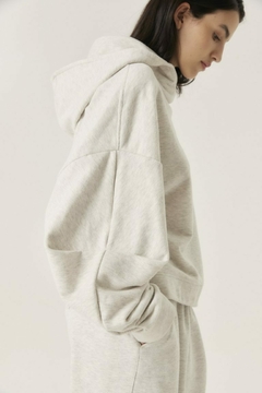 BUZO PAZ Gris Melange - comprar online