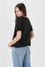 (9447B) REMERA MUAA BLACK CREPPE MANGA CON TACHAS en internet