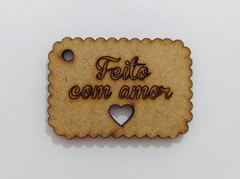 Tag retangular Feito com amor de MDF recorte a laser 3,8cm - cod 9098