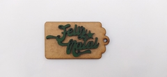Tag com palavras Feliz Natal de MDF recorte a laser 5,5cm VÁRIAS CORES - cod 60433 - comprar online