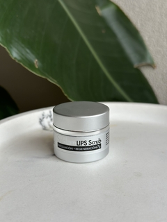 Lips scrub