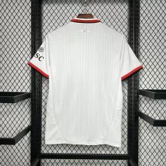 Camisa AC Milan 2025 na internet