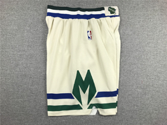Short Milwaukee Bucks na internet