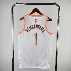 Camisa San Antonio Spurs Silk - Wembanyama 1 Duncan 21, Parker 9, Ginobili 20 na internet