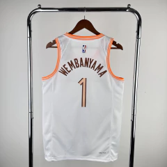 Camisa San Antonio Spurs Silk - Wembanyama 1 Duncan 21, Parker 9, Ginobili 20 na internet