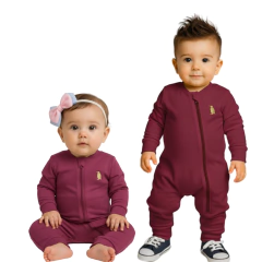 Macacão Bebê Suedine com Bordado e Zíper Invertido Pijama de Criança Menino Menina - 7024 na internet
