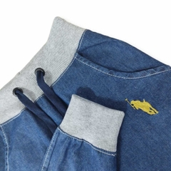 Kit 2 Peças sendo 1 Body Suedine com Capuz e 1 Calça Jeans - 9008 na internet