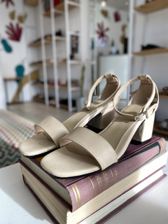 Sandalias Zoe hueso