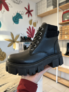 BORCEGOS PARIS negro - comprar online