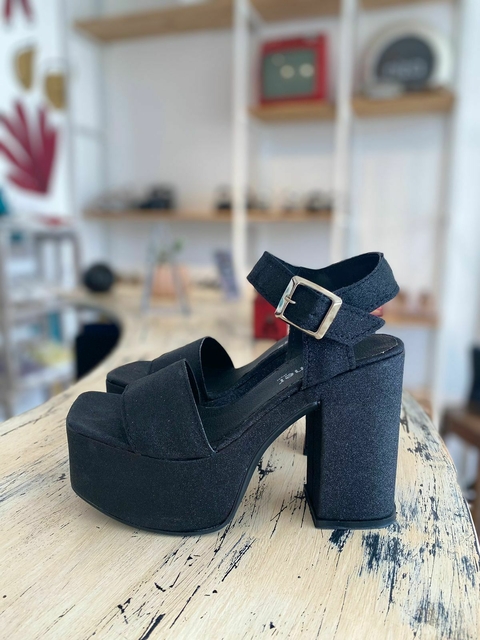 Sandalias MILI 3007 negro, Abner