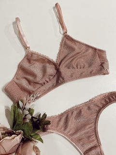 CONJUNTO HOLLYWOOD en internet