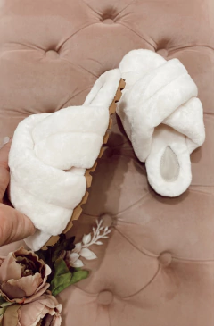 PANTUFLA PUNA BEIGE - Noeslomismo Complementos