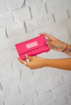 BILLETERA BOSTON LARGE FUCSIA CROCCO - comprar online