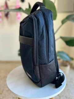 MOCHILA PORTANOTEBOOK ALPINE SKATE AZUL Y NEGRO - Camelia