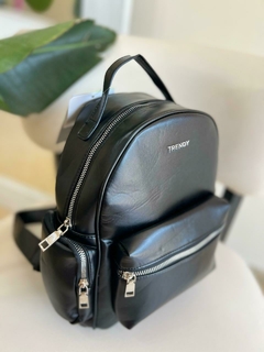 MOCHILA BLACK TRENDY - Camelia