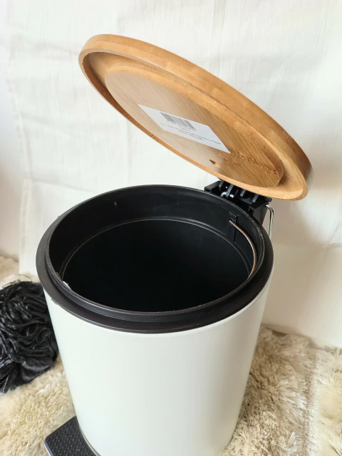 Cesto baño tapa bambú blanco