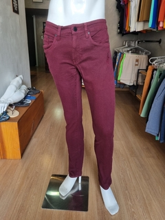 Calça Color Ameixa - Calvin Klein na internet