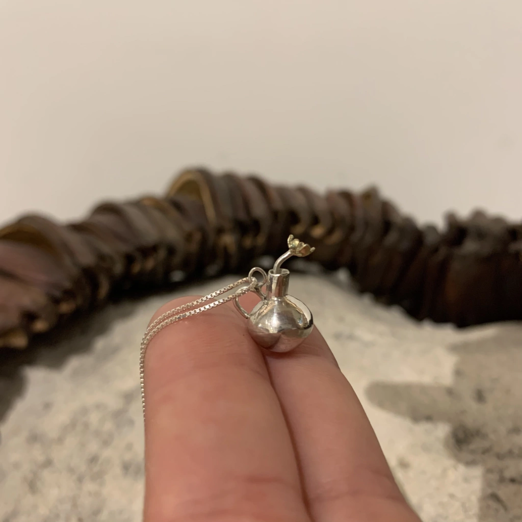 Colar vasinho em flor Oval