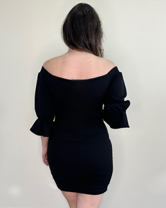 Vestido Curto ombro a ombro preto Gigi na internet