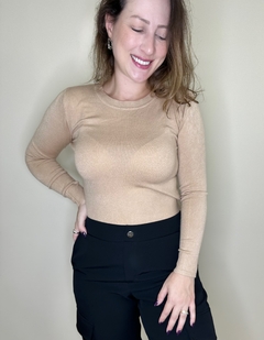 Blusa básica de tricot modal nude