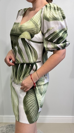 Vestido curto estampado com mangas curtas na internet