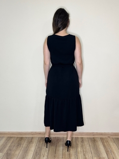 Vestido midi preto com cinto Julie - comprar online