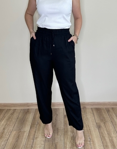 Calça Cenoura Cintura Alta Em Viscose Serena