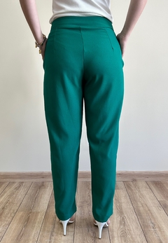 Calça de alfaiataria reta verde Jennifer na internet
