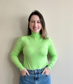 Blusa de tricot ajustada com gola alta verde lima