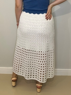 Saia midi texturizada em fio branca Michele - Moniê