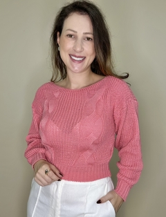 Blusa básica de tricot com trança na internet