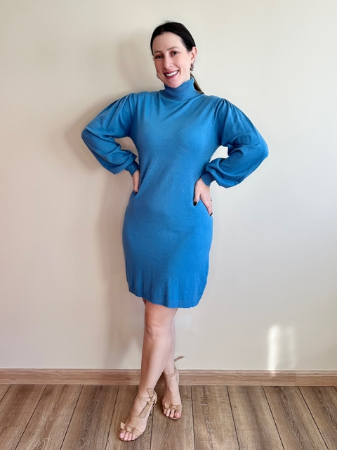 Vestido de tricô curto com gola alta Babi