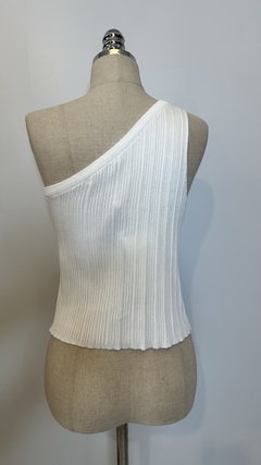 Blusa de modal de um ombro só off white na internet