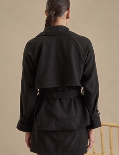 Casaco trench coat curto preto - Moniê