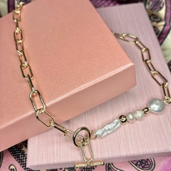 Colar dourado com pérolas Suzane - comprar online