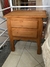 Mesa de Cabeceira Bombe - 0,60X0,40X0,65m