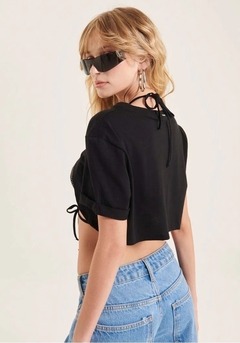 MYFT T-Shirt Cropped com Top Shine na internet