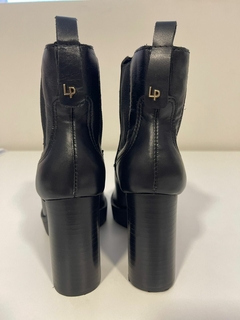 Lança Perfume Bota Couro Tratorada na internet