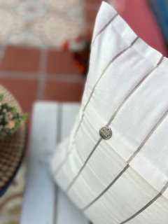 FUNDA 50 X 50 TUSOR AKIRA PLATEADO / LAS LILAS HOME - LAS LILAS