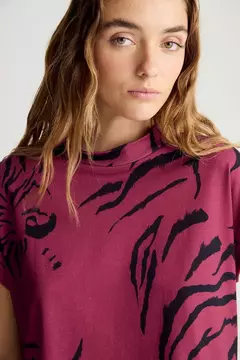 REMERA FULL PRINT MALASIA / DESIDERATA - tienda online