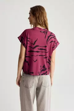 REMERA FULL PRINT MALASIA / DESIDERATA - LAS LILAS
